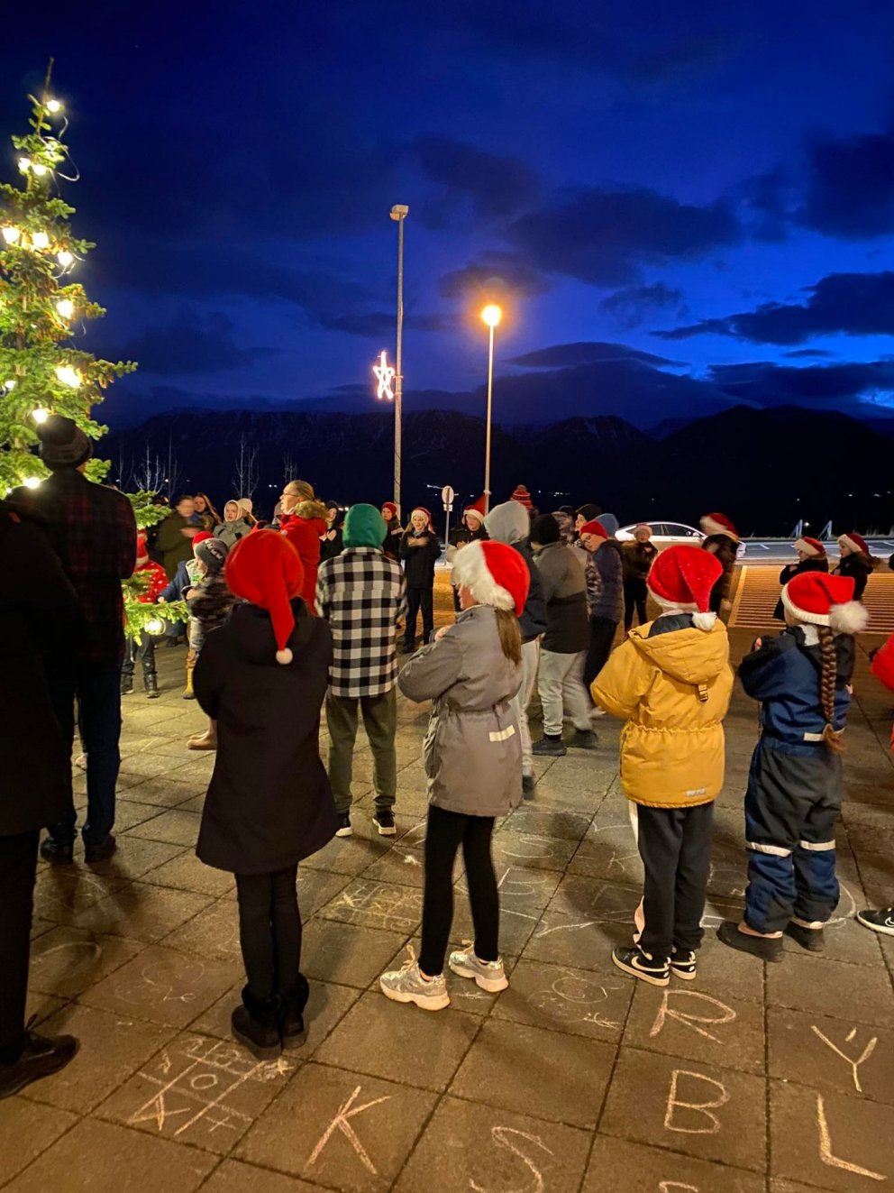 Kveikt á jólaljósum