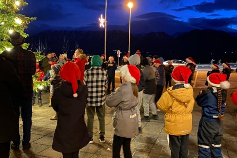 Kveikt á jólaljósum