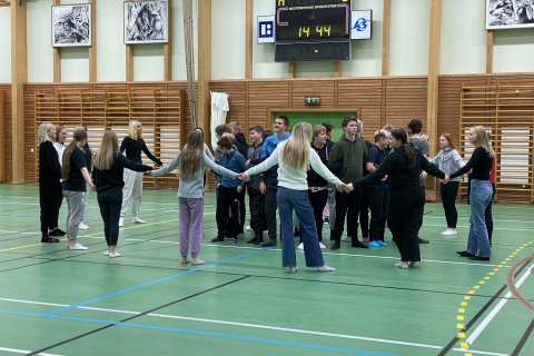 Danssýning og jólabingó